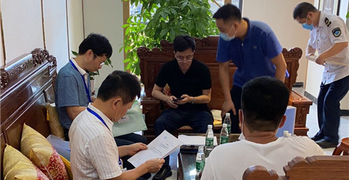 2020年7月9日广东省卫生局来我司就环境卫生、机器设备、人员管理、自检自查各项管理制度展开检查指导工作